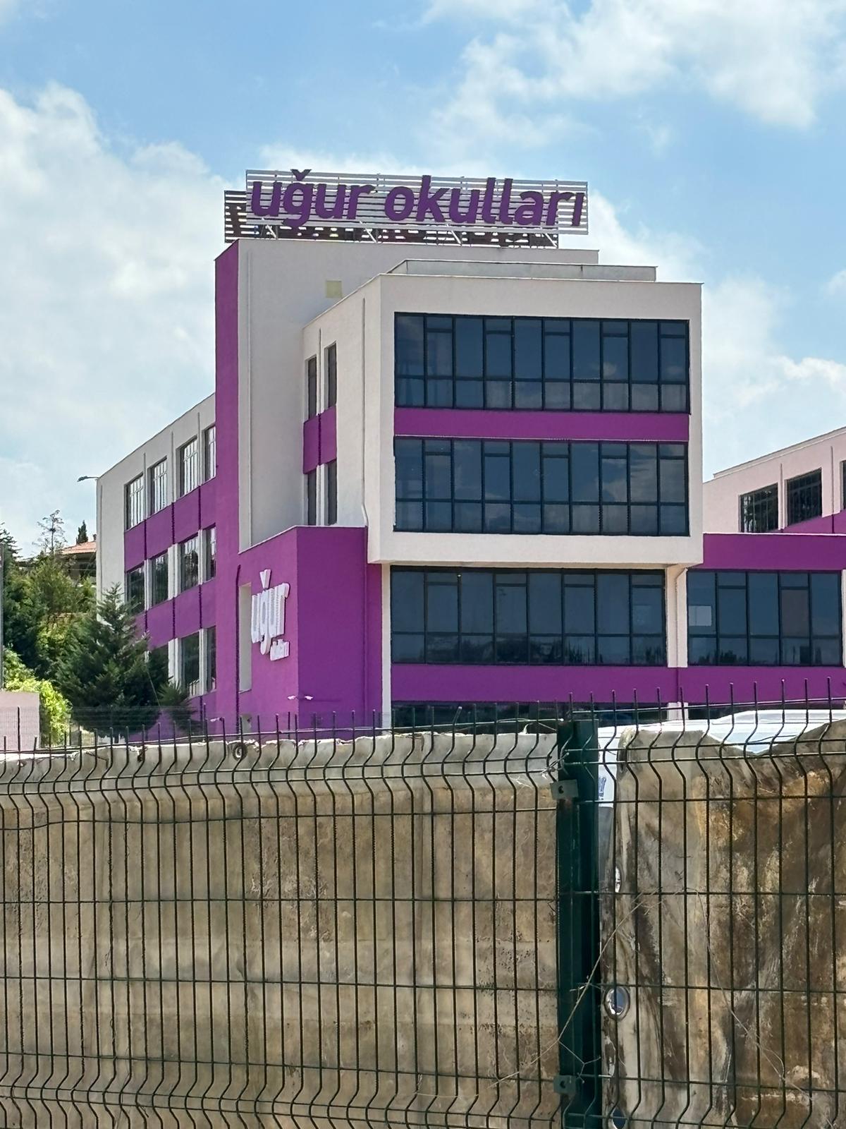 Izgara çatı tabela sistemi