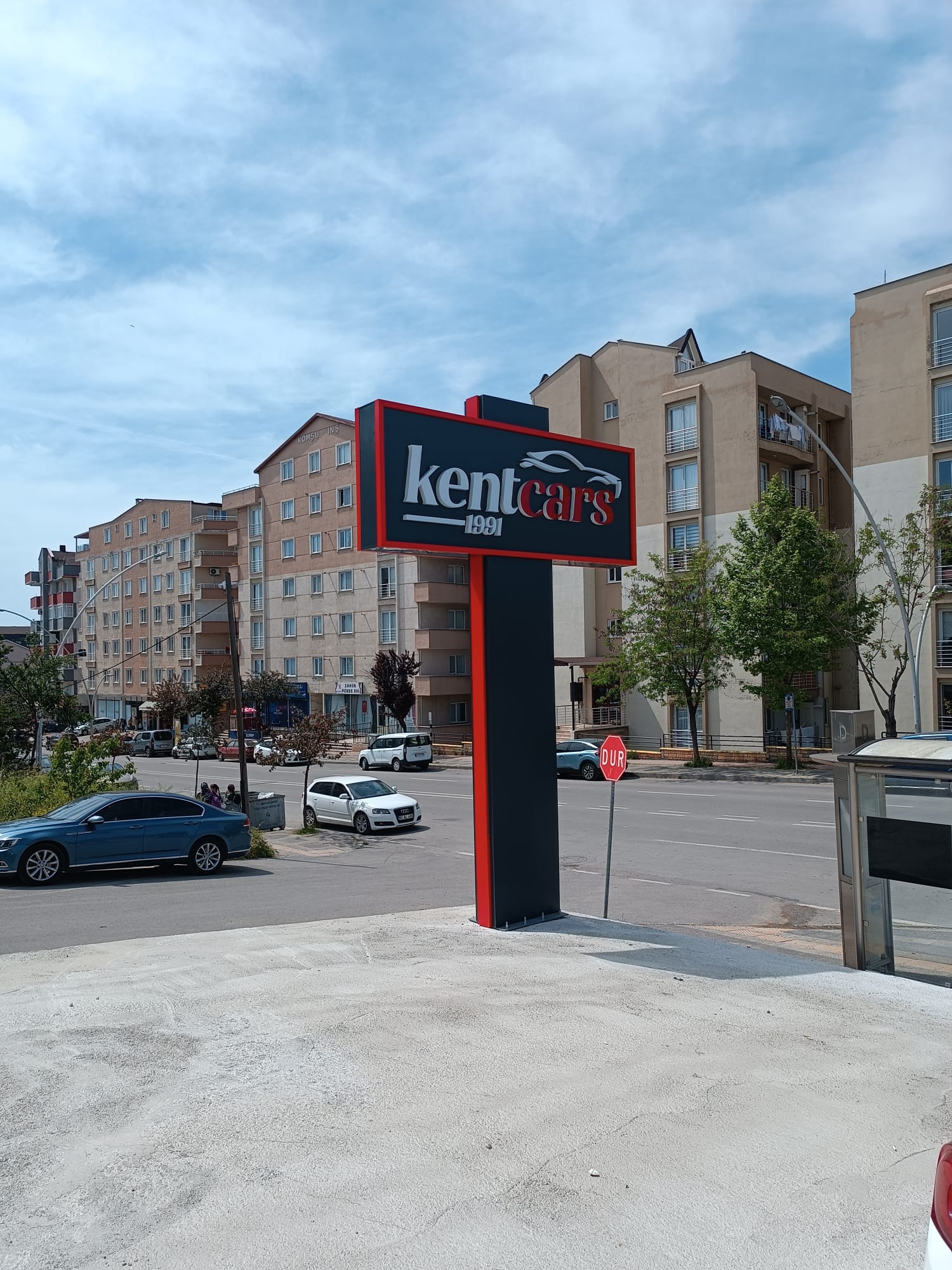 Kent Cars totem tabela projesi